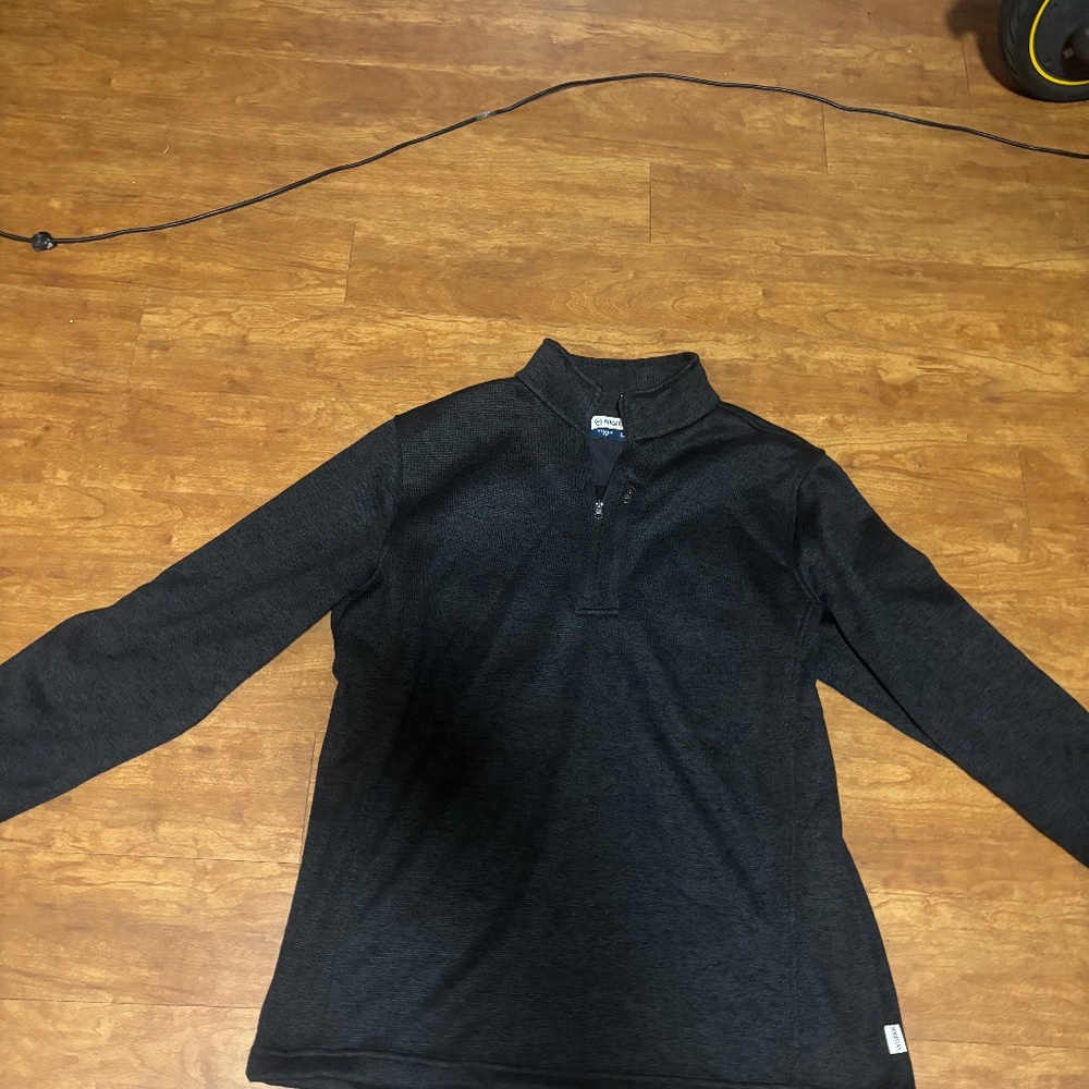 Magellan black pullover - large